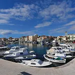 Beach Front Home In Vodice Nyaraló *