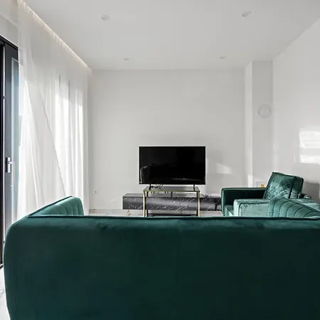 Stunning In With Kitchen *