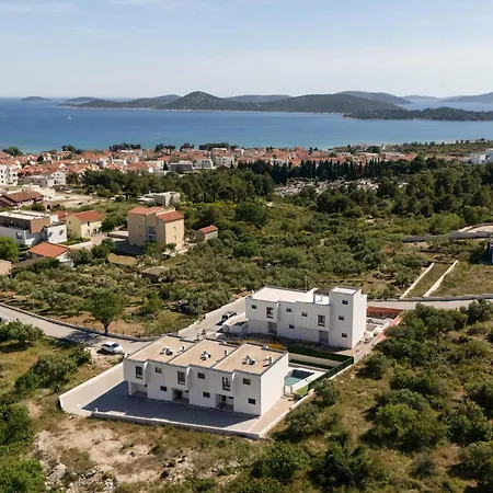 Front In * Vodice