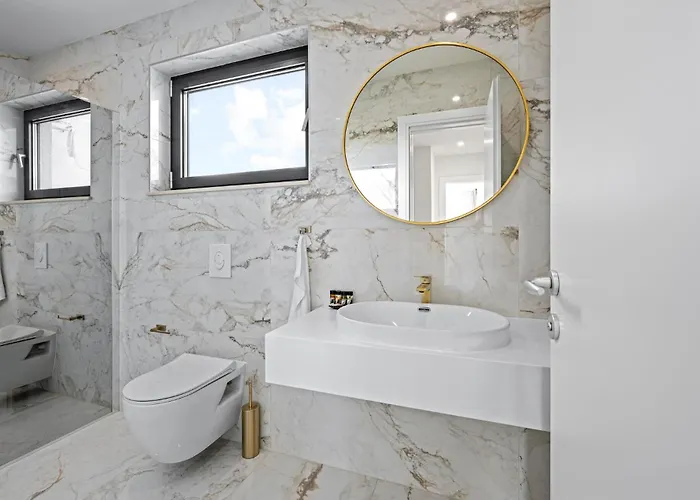 Stunning In With Kitchen