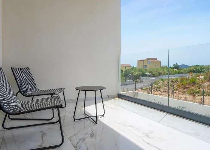 Stunning In With Kitchen Vikendica *